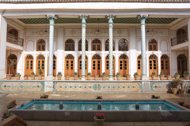Khaneh Keshish Traditional Lodge Isfahan, Isfahan — photo 1