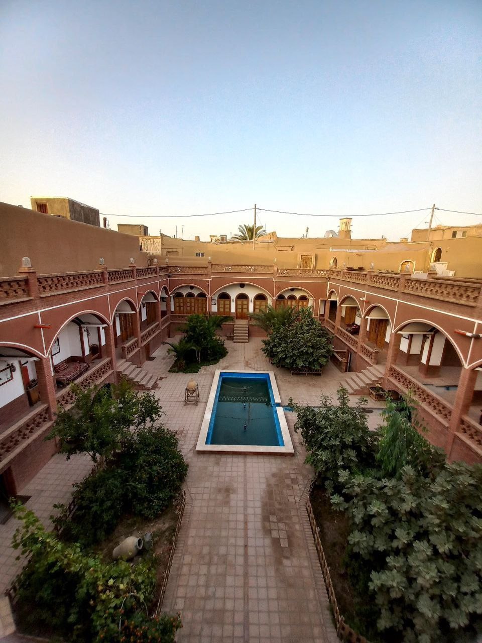 Fanoos Viona, Kashan