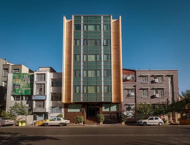 Sayna, Tehran