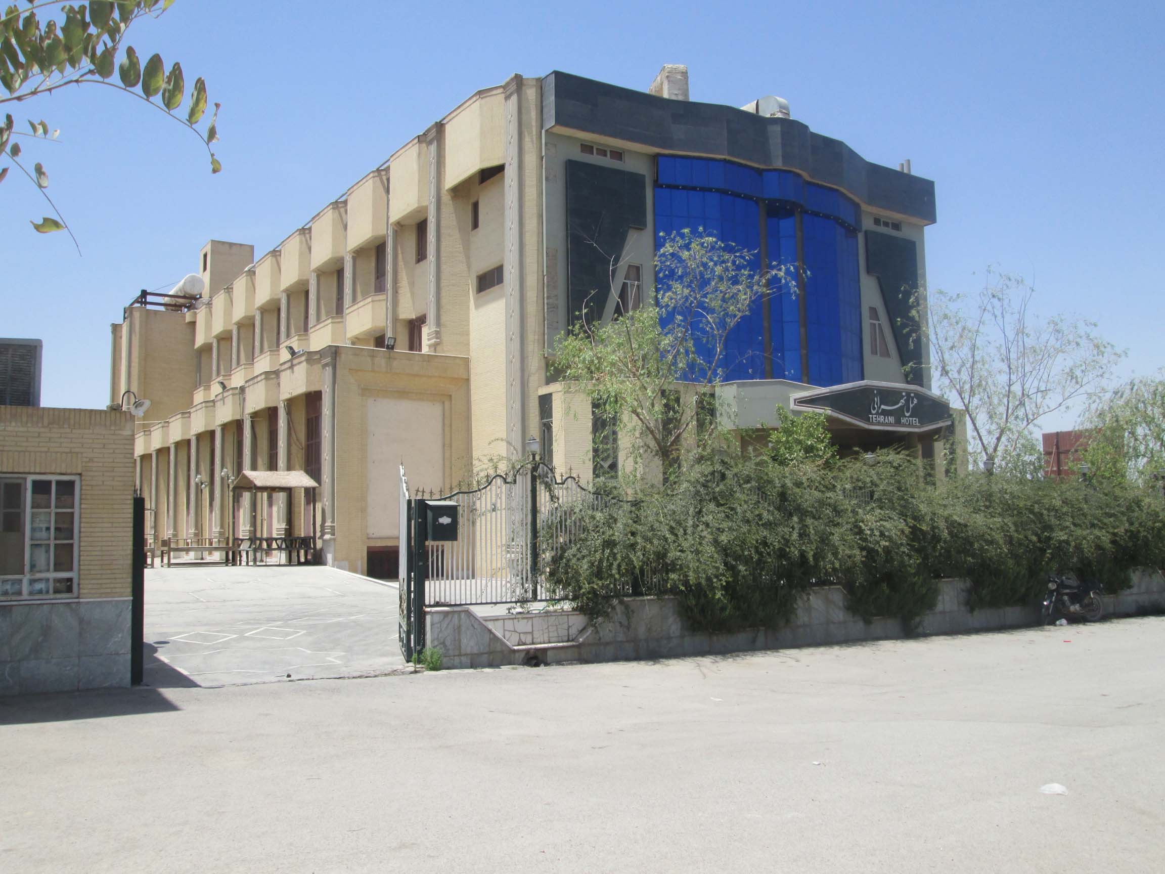 تور هتل تهرانی یزد