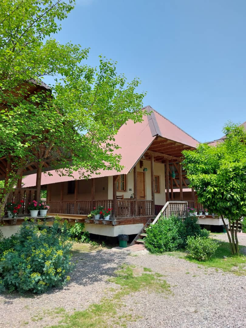 Gilak Deh Ecotourism Lodge Lahijan, Lahijan — photo 1