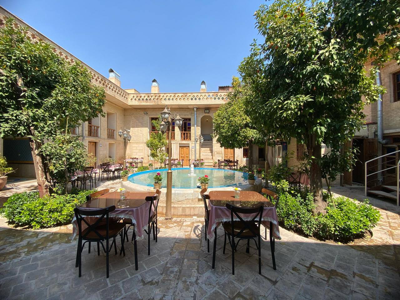 Panj Dari Hotel Shiraz, Shiraz — photo 1