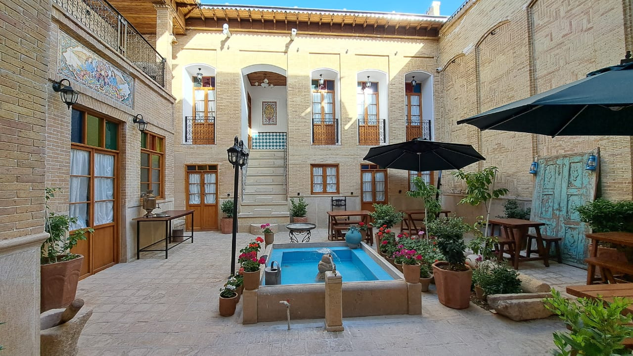 Tavousi Hotel Shiraz, Shiraz — photo 1