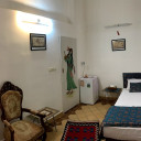 اتاق یک تخته زمرد اقامتگاه سنتی نگین کاشان