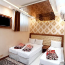 اتاق شش تخته خانه مسافر مدینه النور ( چایچیان ) مشهد