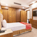 سوئیت یکخوابه چهارتخته هتل رونا مشهد