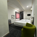 اتاق سه تخته استاندارد هتل آپارتمان آدینه قشم