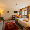 اتاق دوتخته برای یک نفر ویو کوه هتل الیزه شیراز