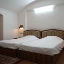 اتاق دوتخته توئین هتل فاضلی یزد