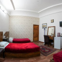 اتاق سه تخته بدون پنجره هتل فاضلی یزد