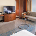 سه تخته دلوکس هتل جمیرا امارات تاورز (Jumeirah Emirates Towers) دبی