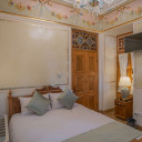 اتاق دوتخته دبل ترنج اقامتگاه سنتی ایزدی اصفهان