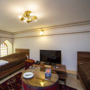 اتاق دو تخته کنج (حمام و سرویس بهداشتی اختصاصی خارج از اتاق) اقامتگاه سنتی کیانپور اصفهان