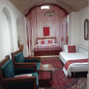 اتاق سه تخته عقیق اقامتگاه سنتی نبوی قزوین