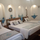 اتاق چهارتخته فیروزه ای اقامتگاه سنتی نبوی قزوین