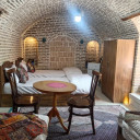 اتاق چهار تخته گل ریز اقامتگاه سنتی نبوی قزوین