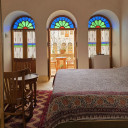 اتاق دو تخته دبل بالکن دار اقامتگاه سنتی خانه پارسی کاشان