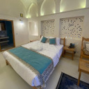 اتاق دوتخته دبل ایوان اقامتگاه سنتی رزاس کاشان