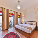 اتاق دوتخته دبل نور اقامتگاه سنتی آریانا مهر کرمانشاه