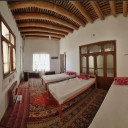 اتاق سه تخته اقامتگاه بومگردی خانه جواهری میاندشت خوانسار