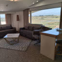 سوئیتvip یکخوابه دوتخته(تراس دار رو به شالیزار) هتل آپارتمان اسپینل محمودآباد