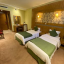 اتاق دوتخته توئین هتل مدائن مشهد