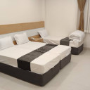 اتاق پنج تخته هتل نگین هشتم مشهد