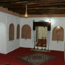 اتاق ده نفره کفخواب چراغ علی اعظمی اقامتگاه سنتی سرای ایل سنگسر مهدی شهر