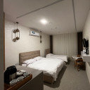 اتاق سه تخته هتل مدیسا شهرکرد