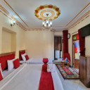 سه تخته اقامتگاه سنتی پنج دری شیراز