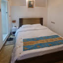 اتاق دوتخته دبل درباری اقامتگاه سنتی صوفی راز شیراز