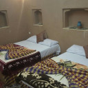 اتاق چهار تخته (بدون سرویس) اقامتگاه بومگردی فروردین یزد