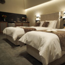 سوئیت سه تخته هتل نگین یزد