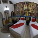 اتاق یک تخته طبقه پایین هتل سنتی رویای قدیم یزد