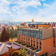 هتل رامادا بای ویندهام  اولد سیتی (Ramada by Wyndham Old City) تفلیس