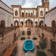 اقامتگاه سنتی سنگ پلوی کاشان