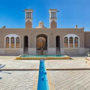 اقامتگاه بومگردی خانه باغ شاکر آران و بیدگل