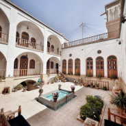 اقامتگاه سنتی گیواک کاشان