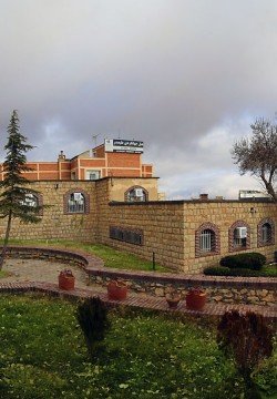 مهمانسرا جهانگردی غار علیصدر همدان