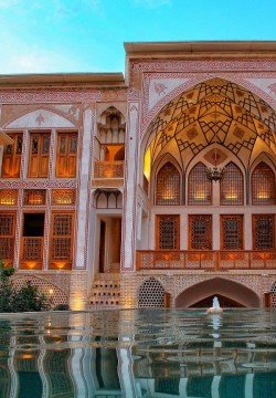 اقامتگاه سنتی مهینستان راهب کاشان