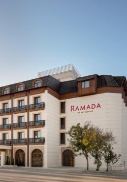 هتل رامادا (Ramada) وان