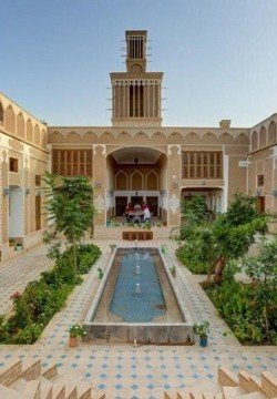 هتل بوتیک سنتی عمارت مالمیر یزد