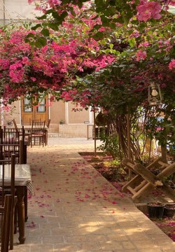 هتل سنتی کهن کاشانه يزد