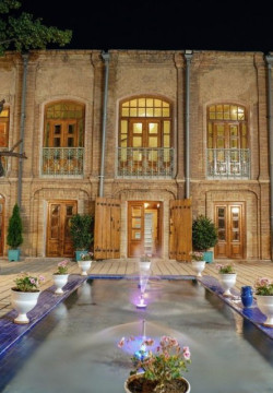 اقامتگاه سنتی آوا همدان