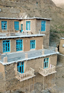 اقامتگاه بومگردی واران سنندج
