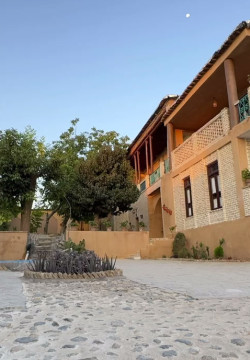 اقامتگاه بومگردی عمارت پریزاد شهرکرد