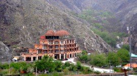 هتل بزرگ کوهستان بیرجند