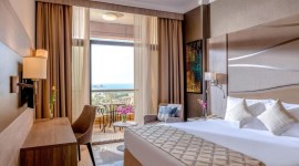 Dubai-TwoSeasons-5.jpg