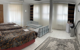 اتاق سه تخته ( فاقد سرویس بهداشتی اختصاصی ) هتل دنیز تبریز