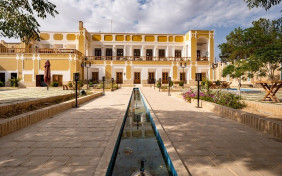 اقامتگاه سنتی عمارت قجری ابرکوه